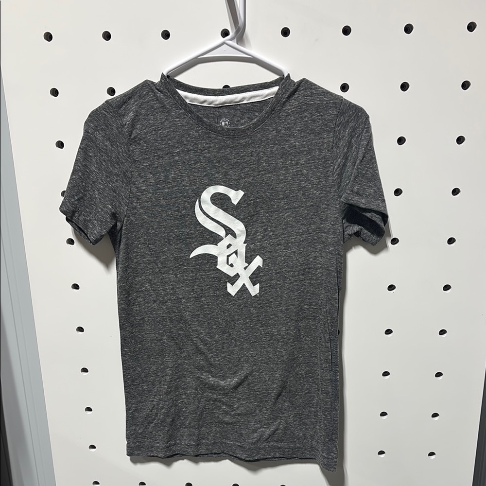NWT Genuine Merchandise womans tee size large